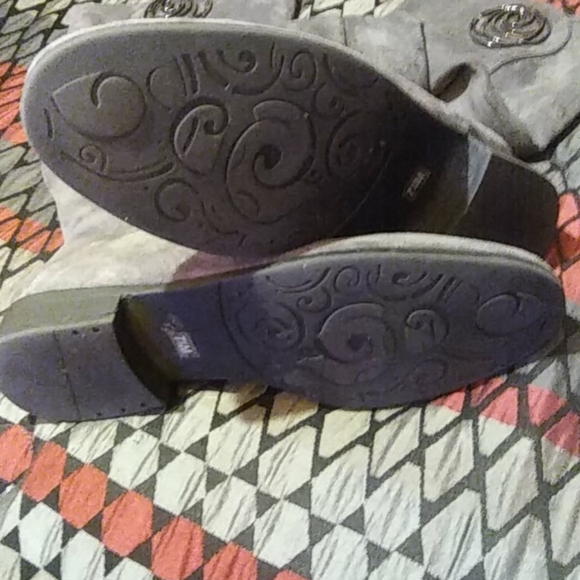 Suede Boots - Picture 2 of 3